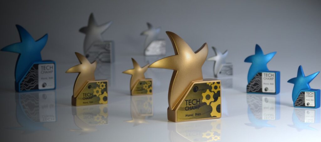 9 miniature star awards in 3 different colors